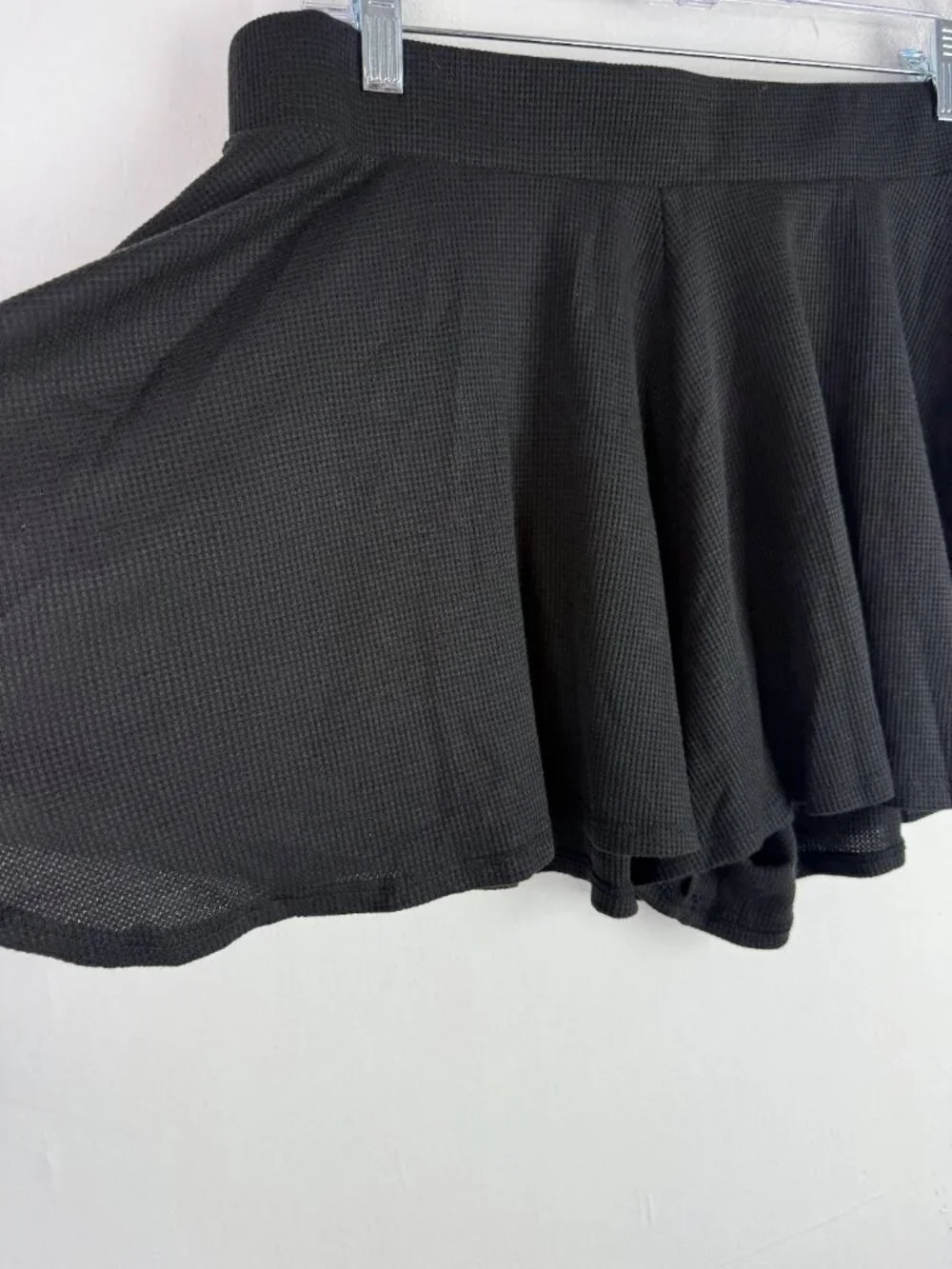 NWT Lulus Expert Chiller Black Waffle Knit Shorts Flowy Size XL NEW - Picture 3 of 10